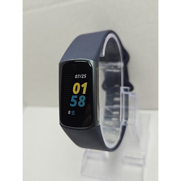 Fitbit Charge 5 Fitness Tracker GPS SpO2 Sleep Monitor Activity W/ Charger Bands - Picture 2 of 11